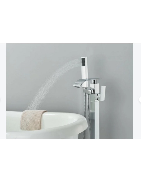 Robinet sur pied de baignoir et de douche