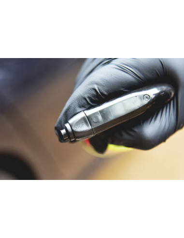 Démoustiqueur pour carrosserie/pare-brise