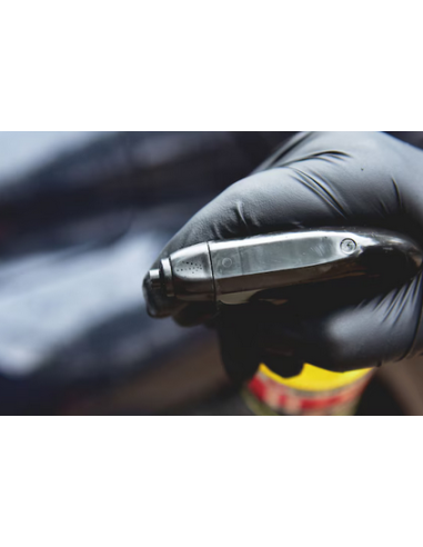 Démoustiqueur pour carrosserie/pare-brise